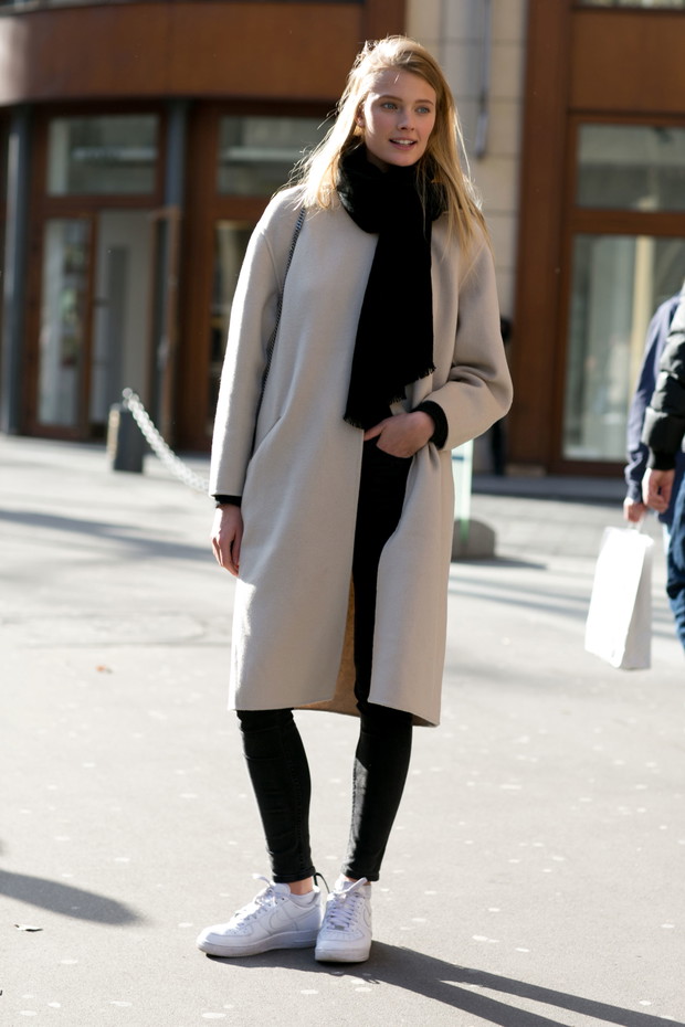 Street fashion: modelki off duty w Paryżu