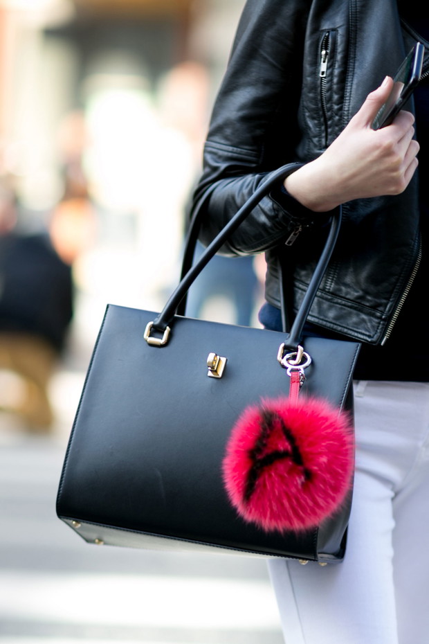 Street fashion: modelki off duty w Paryżu