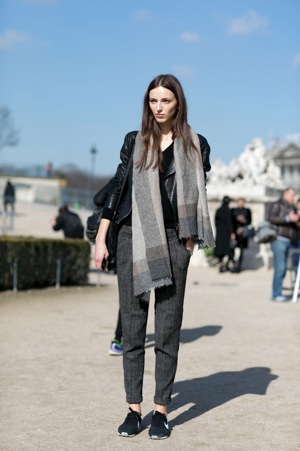 Street fashion: modelki off duty w Paryżu