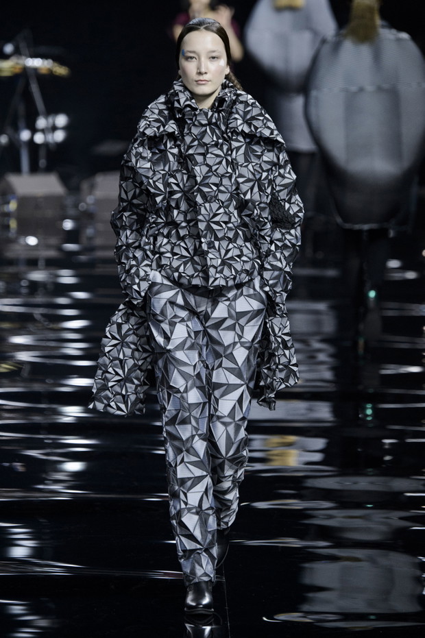 Issey Miyake jesień-zima 2015/2016