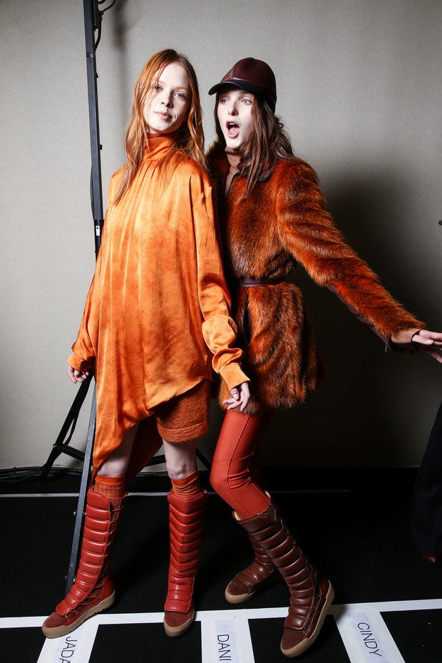 Backstage pokazu fot. Imaxtree