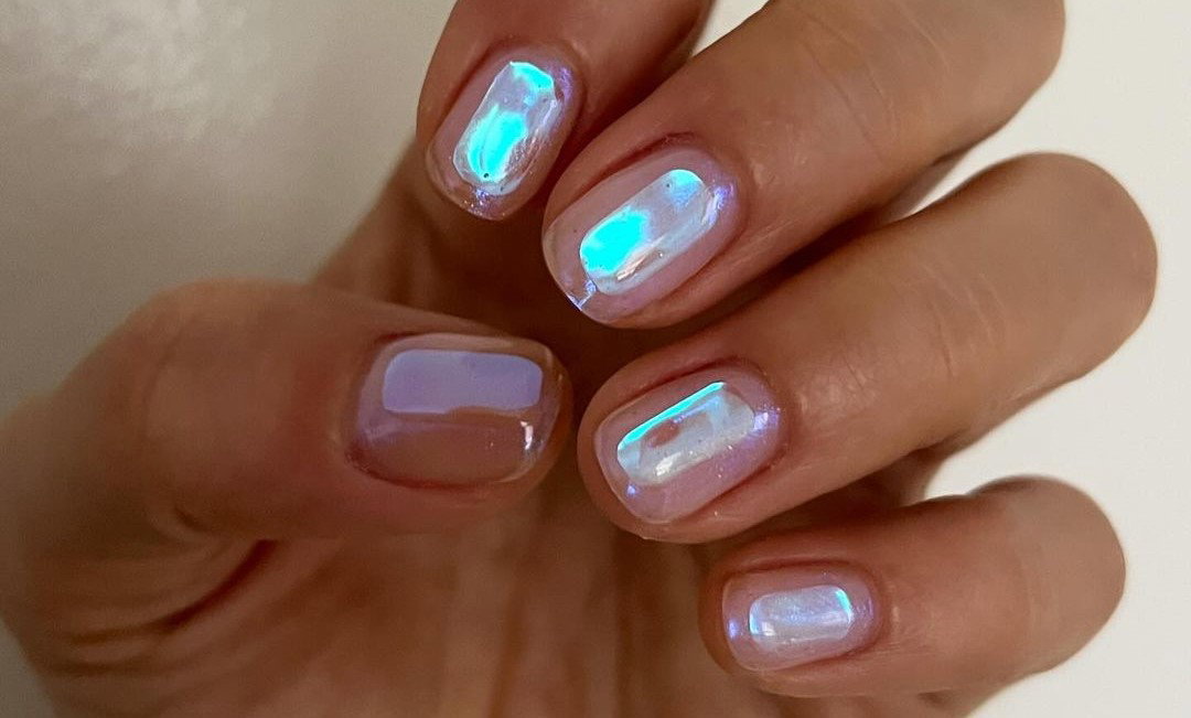 aurora nails