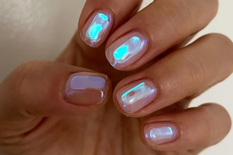 aurora nails