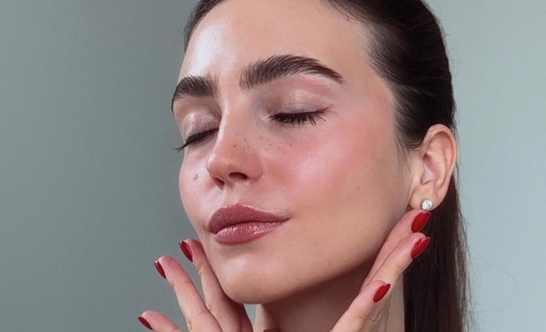 Ultra kobiece perfumy, które działają jak afrodyzjak. Redaktorka urody poleca top 5 zapachów