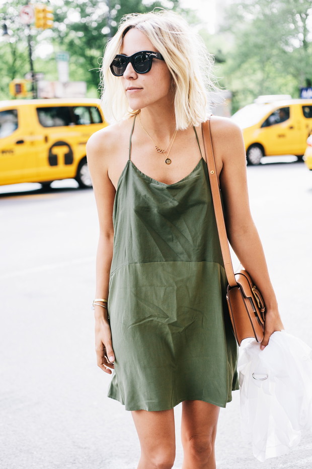 Sukienki na ramiączka - slip dresses, fot. Damsel in Dior  