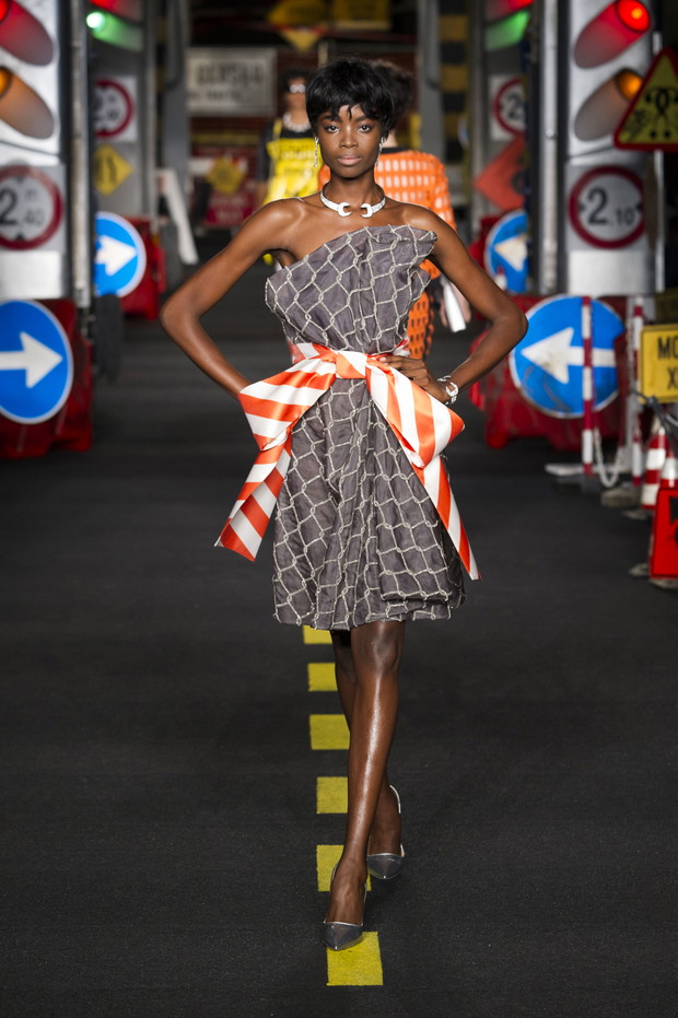 Moschino wiosna-lato 2016