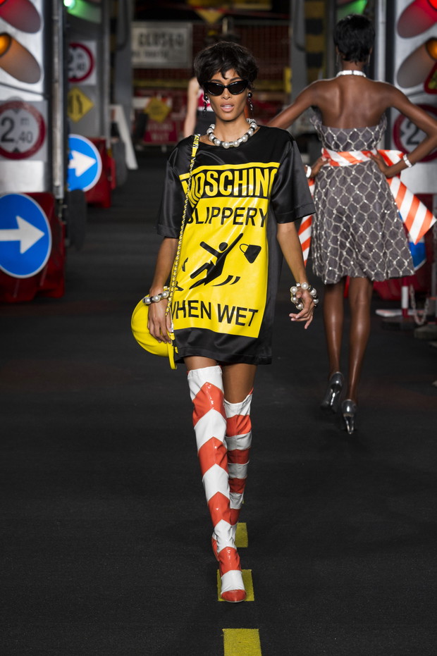 Moschino wiosna-lato 2016