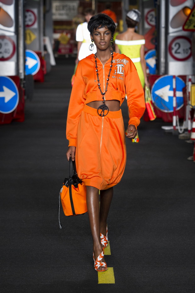 Moschino wiosna-lato 2016