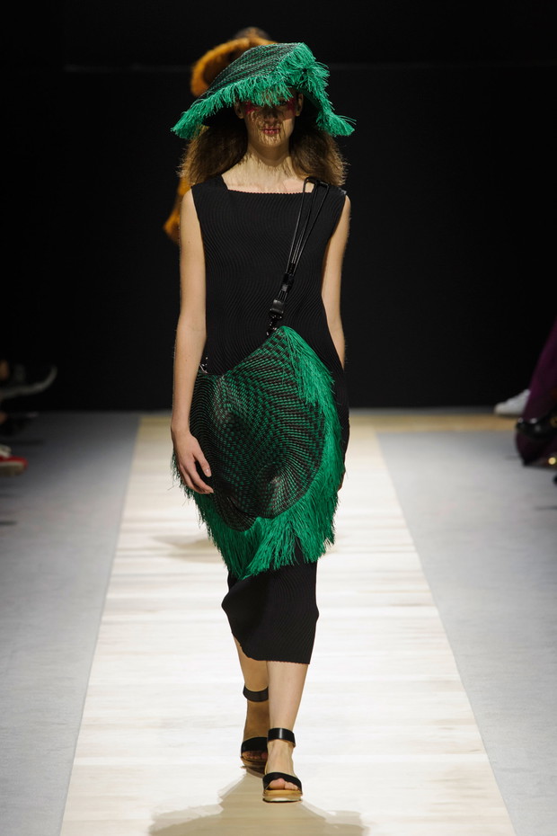Issey Miyake wiosna-lato 2016