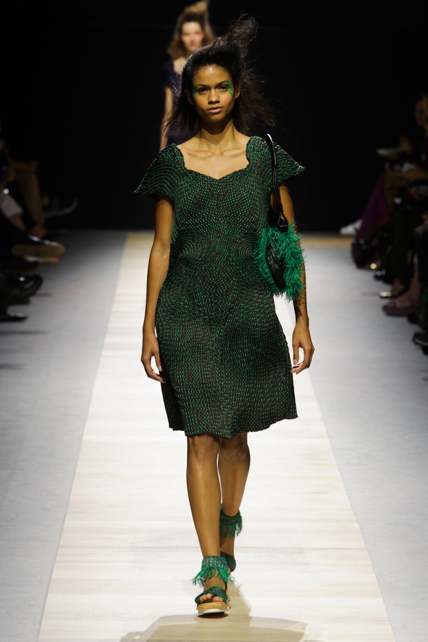 Issey Miyake wiosna-lato 2016