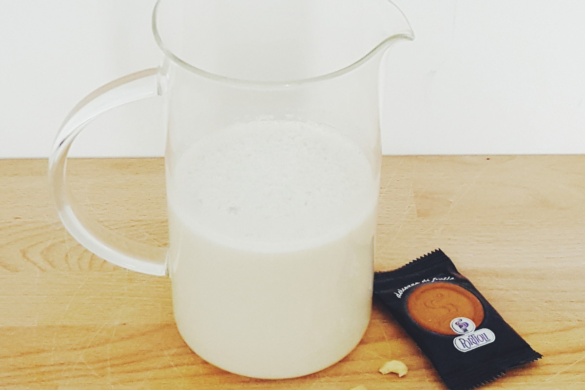 Smoothie dnia: mleko rumiankowe
