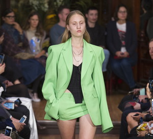Vêtements wiosna-lato 2016