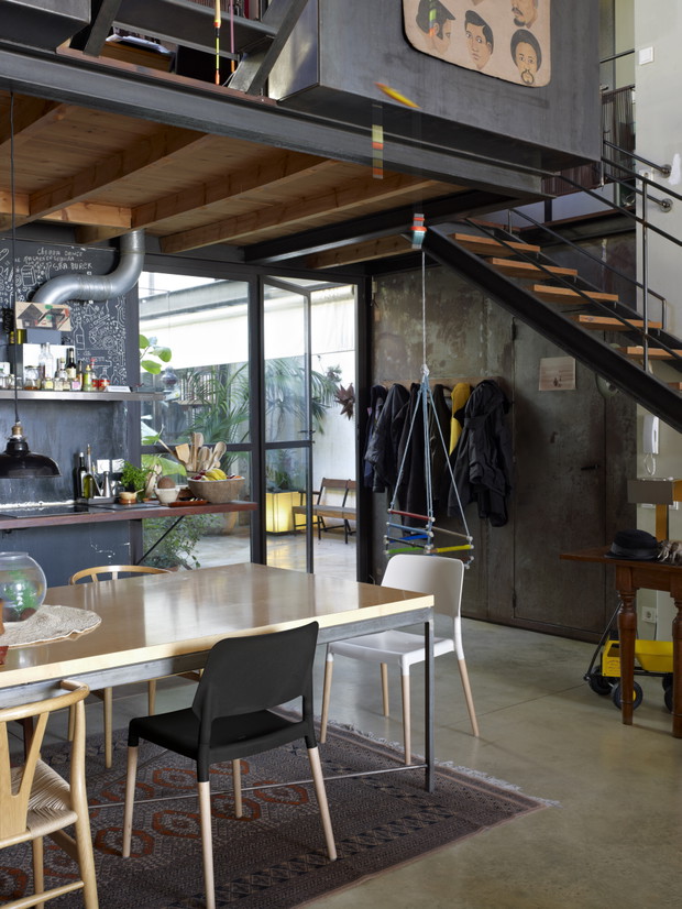 Loft - klimat fabryki we wnętrzu.