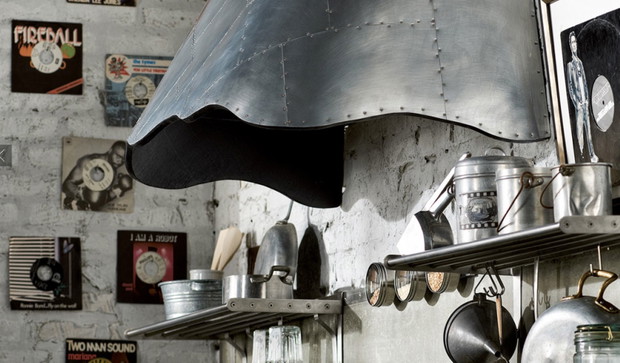 Loft - klimat fabryki we wnętrzu.
