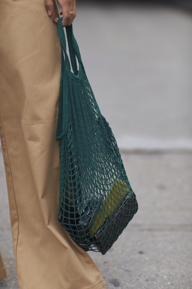 Dodatki gości na Tygodniu Mody w Nowym Jorku - street fashion, wiosna 2018
