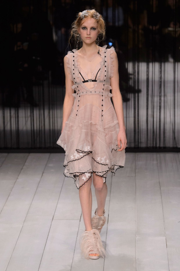 Alexander McQueen jesień-zima 2016/2017