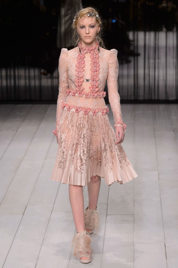 Alexander McQueen jesień-zima 2016/2017