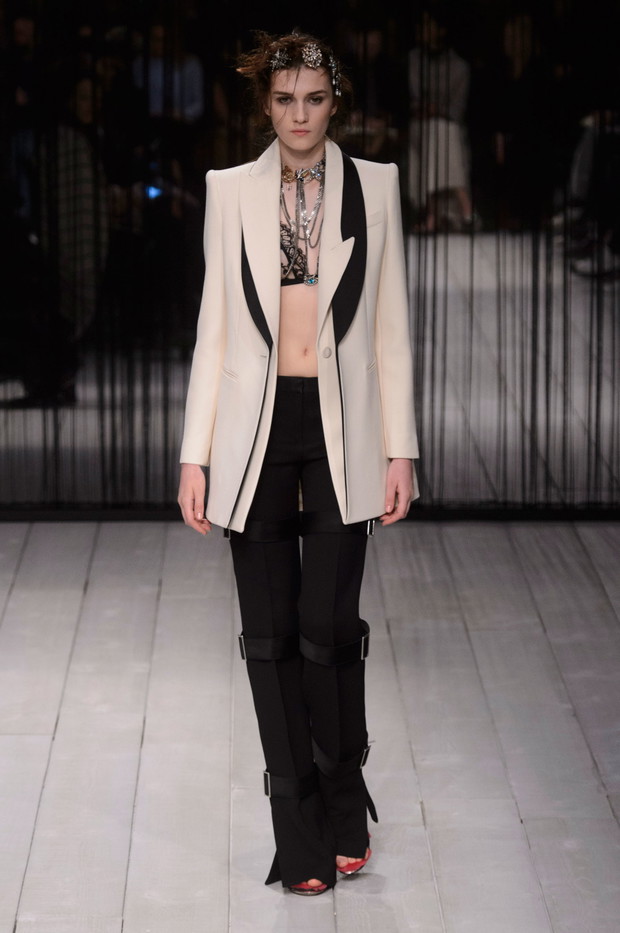 Alexander McQueen jesień-zima 2016/2017