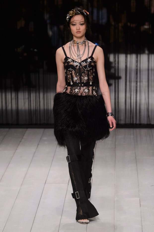 Alexander McQueen jesień-zima 2016/2017