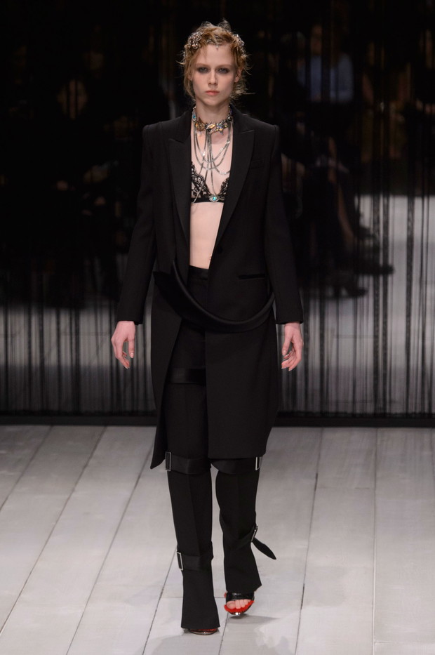 Alexander McQueen jesień-zima 2016/2017