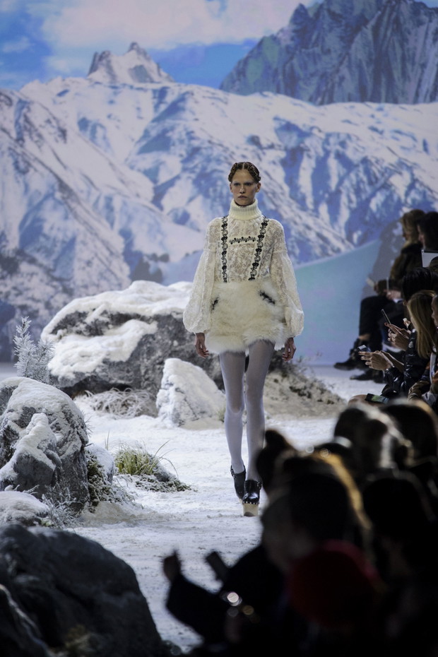 Moncler Gamme Rouge jesień-zima 2016/2017