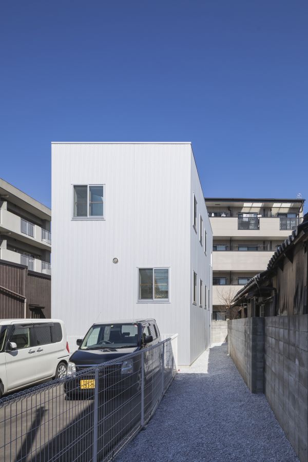 Siedmiopoziomowy dom w Osace, projekt Tato Architects