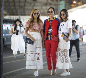 Moda uliczna w stylu lat 90.