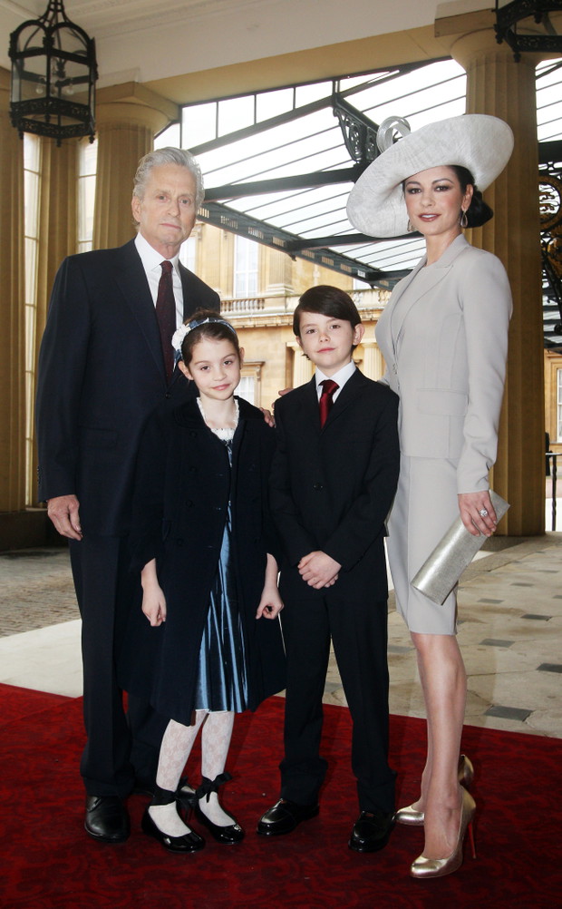 Carys Douglas, córka Catherine Zety-Jones i Michaela Douglasa, 2011 rok