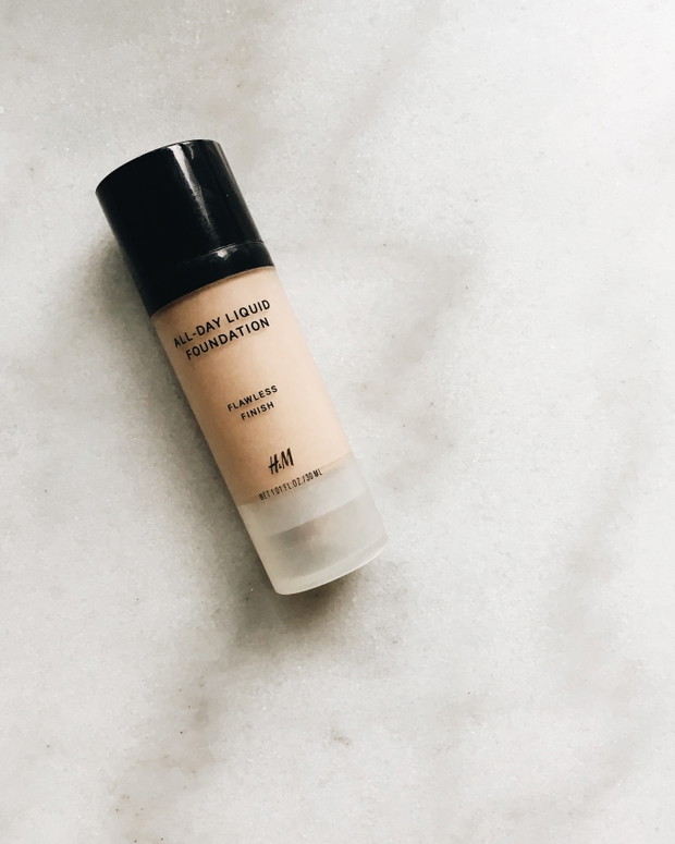 H&M, All-Day Liquid Foundation. 39 zł