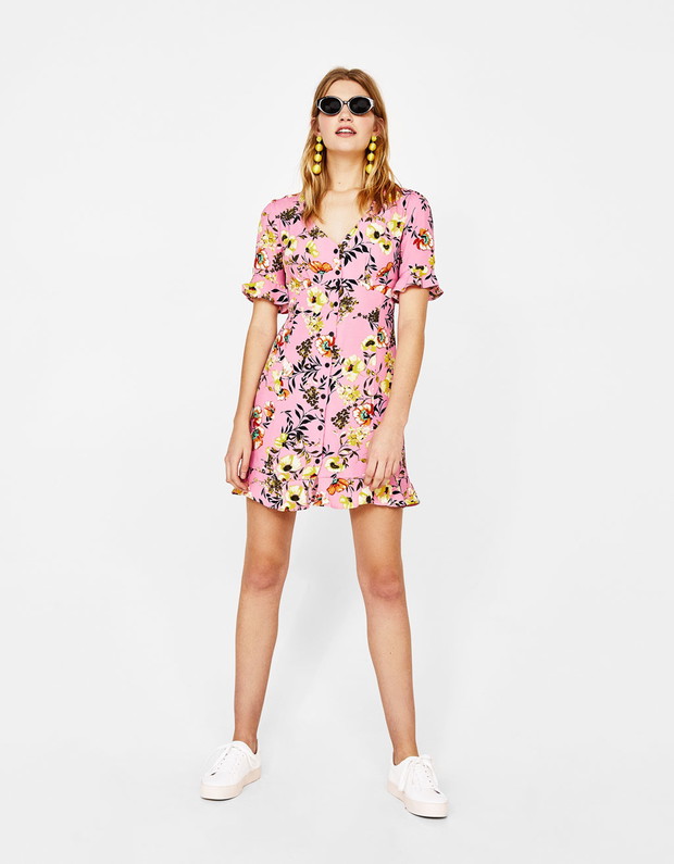 Sukienka w kwiaty Bershka