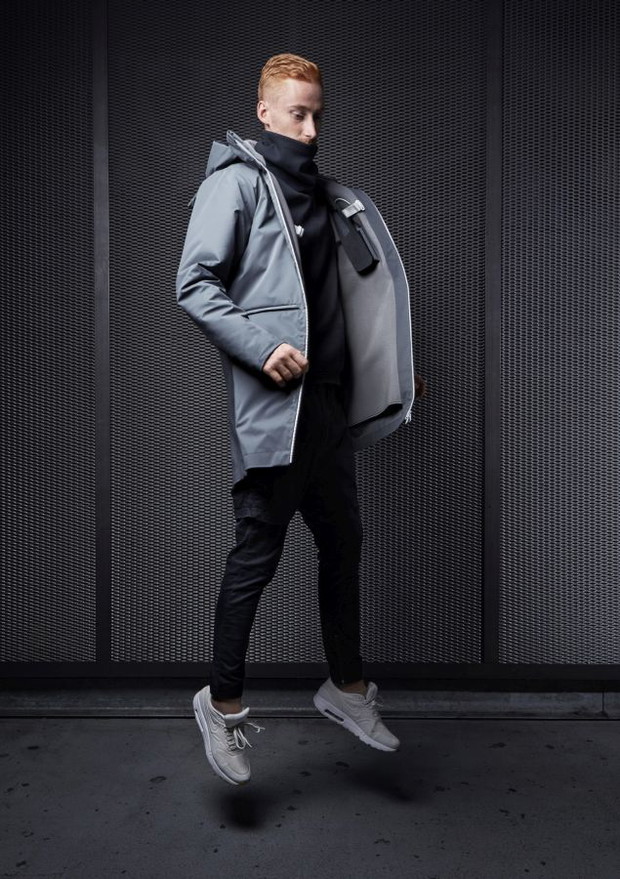 Bolt Powerparka - Thom Kool (wystawa Error. Czy chcesz kontynuować)