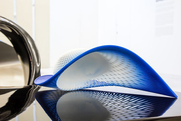 Kapelusz H-Line od od Zaha Hadid Architects