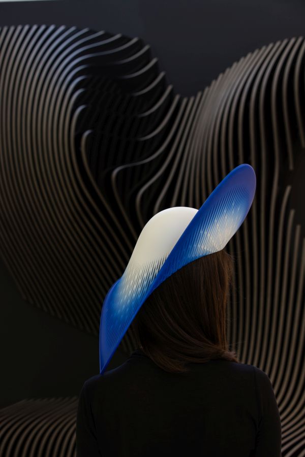 Kapelusz H-Line od od Zaha Hadid Architects