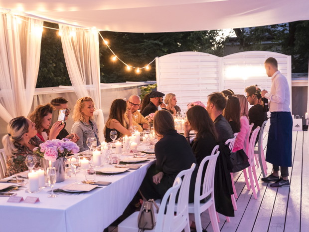 Media na Millennial Dinner