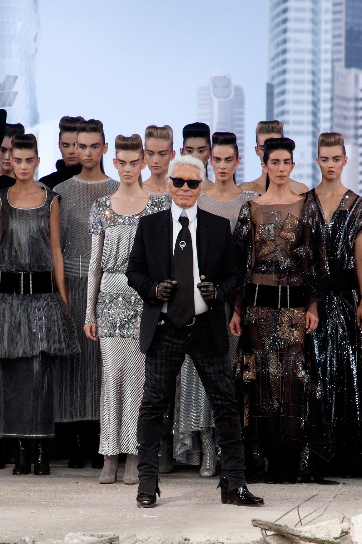 Karl Lagerfeld z modelkami