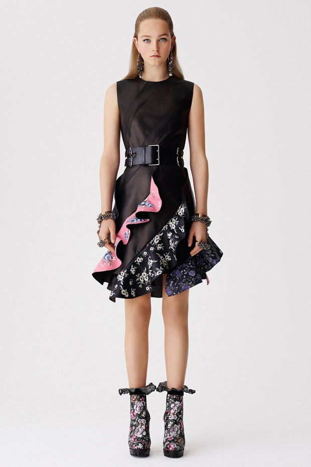 Alexander McQueen Resort 2017