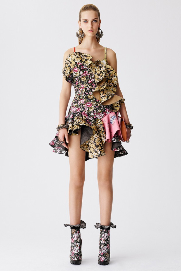 Alexander McQueen Resort 2017