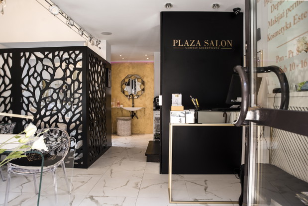 4. Plaza Salon