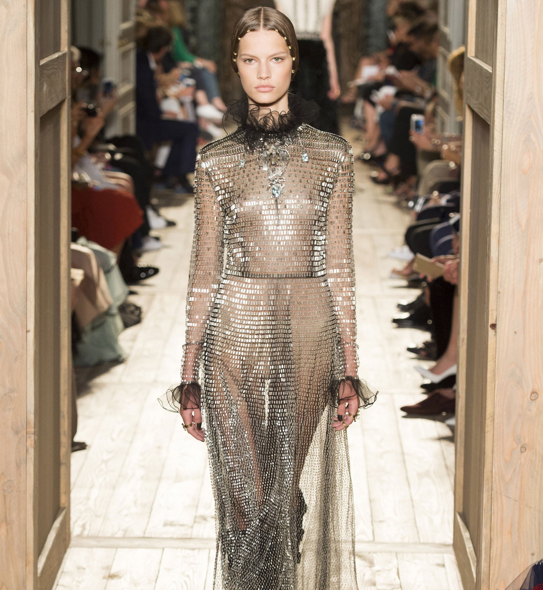 Valentino haute couture jesień-zima 2016/2017, fot. Imaxtree