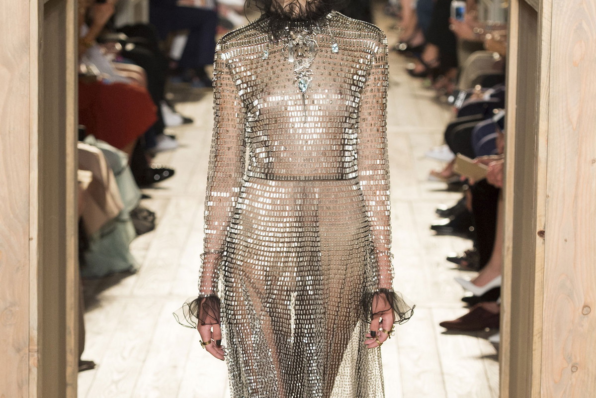 Valentino haute couture jesień-zima 2016/2017, fot. Imaxtree