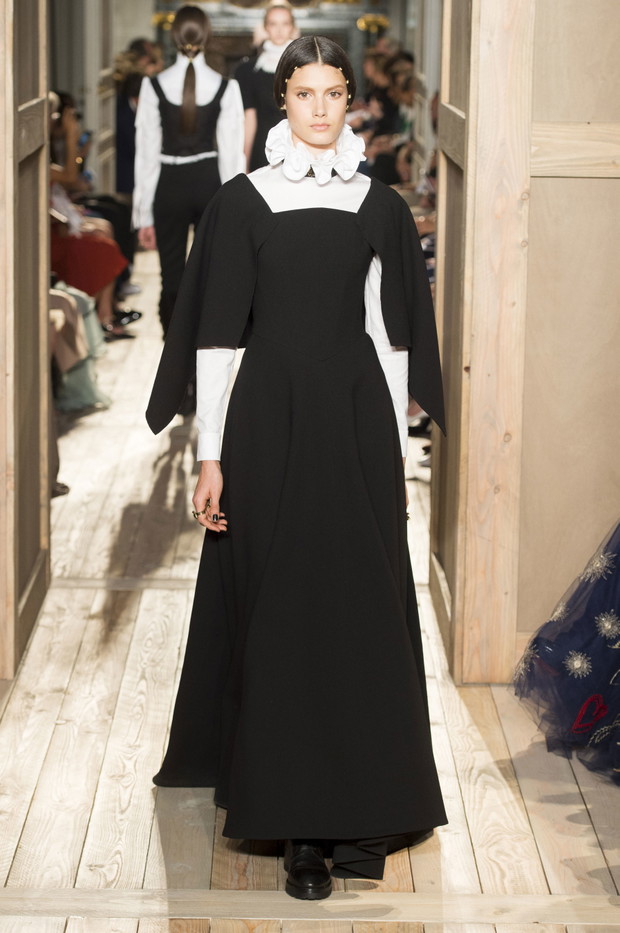 Valentino haute couture jesień-zima 2016/2017, fot. Imaxtree