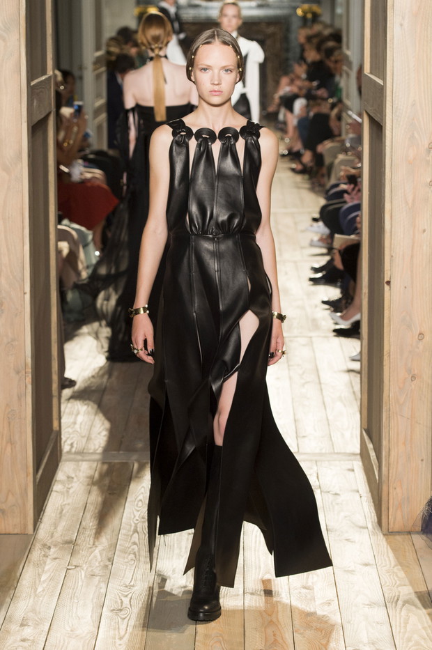 Valentino haute couture jesień-zima 2016/2017, fot. Imaxtree