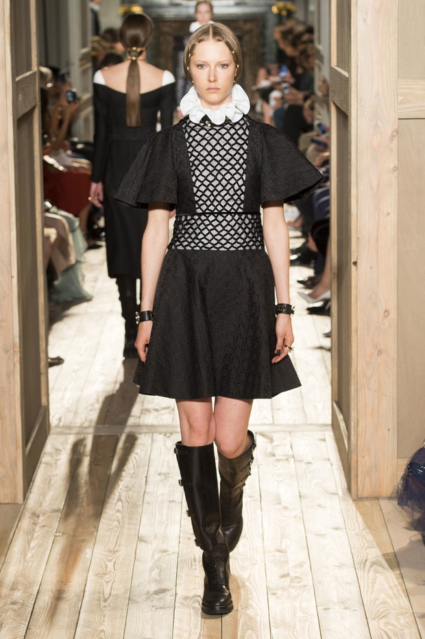 Valentino haute couture jesień-zima 2016/2017, fot. Imaxtree