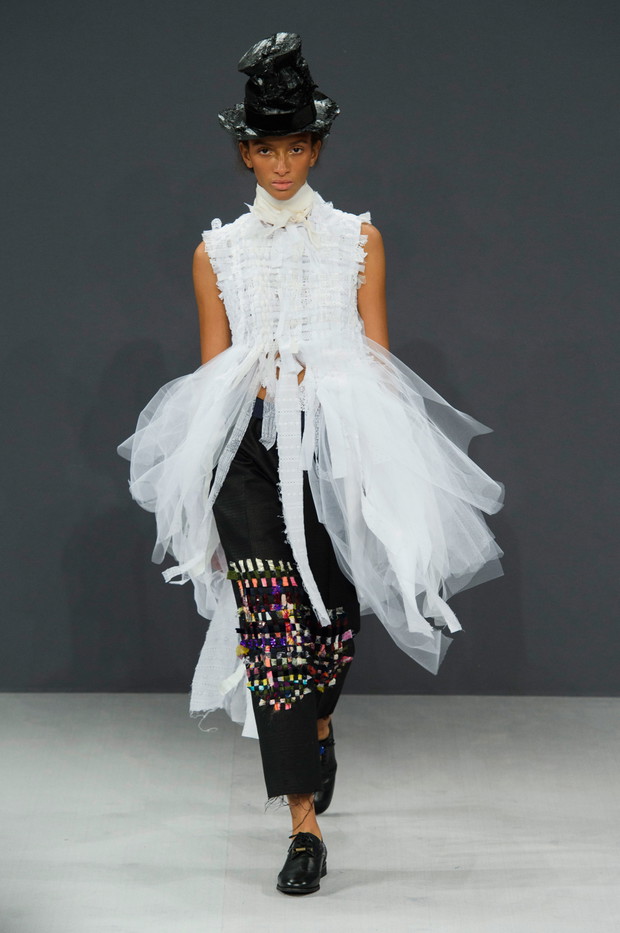 Viktor & Rolf haute couture jesień-zima 2016/2017, fot. Imaxtree