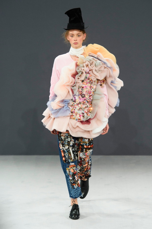 Viktor & Rolf haute couture jesień-zima 2016/2017, fot. Imaxtree