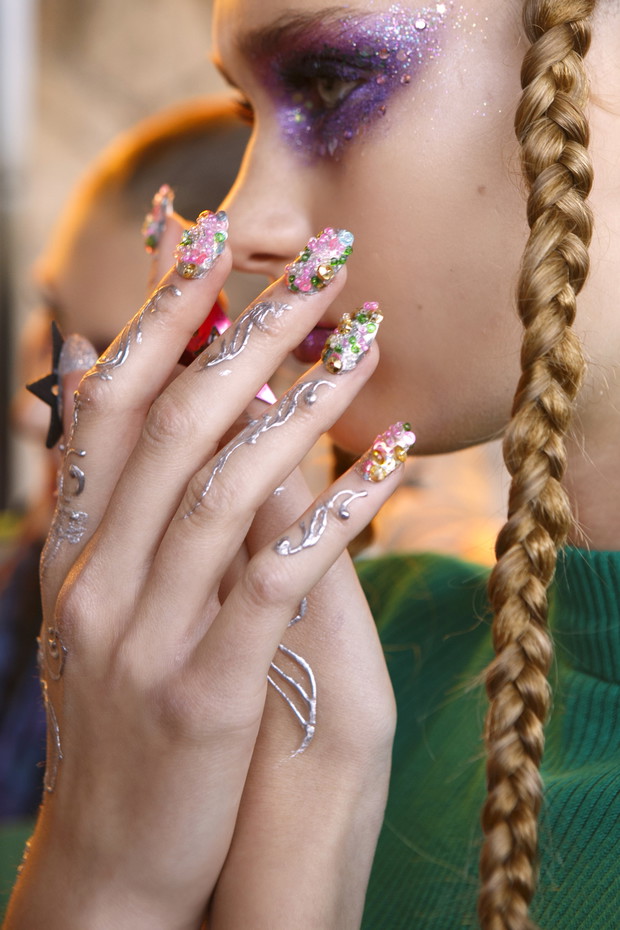 Kolorowe paznokcie, Manish Arora, fot. Imaxtree