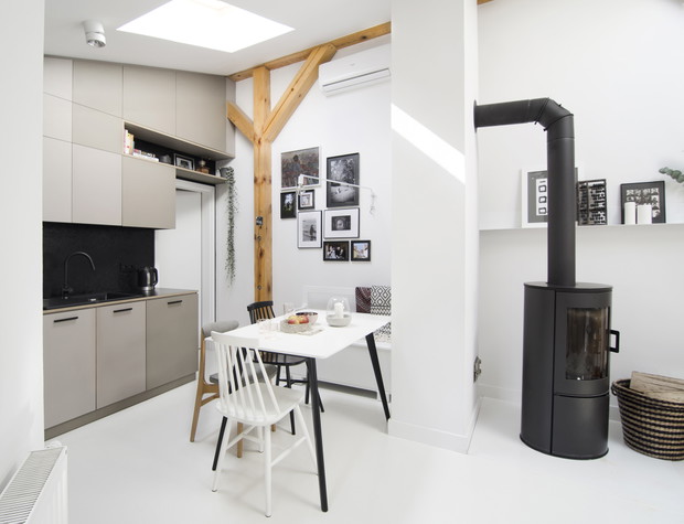 Wnętrze tygodnia: 49 m2 - pomysłowe, jasne poddasze w Krakowie