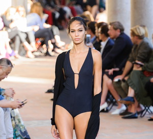 Pokaz Alberta Ferretti SS18