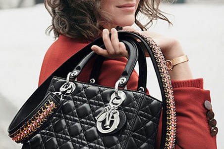 Dior sprzedaje w chińskim komunikatorze Wechat fot. dior