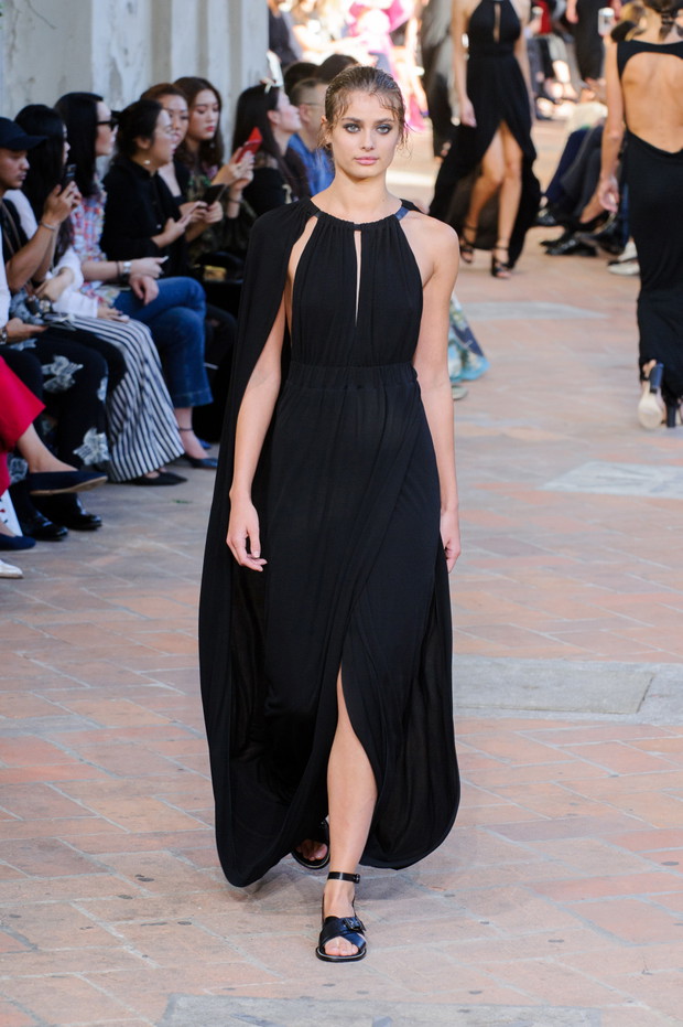 Pokaz Alberta Ferretti SS18